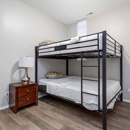Suite 1 On Southport 4 Queen Beds Chicago Exterior foto