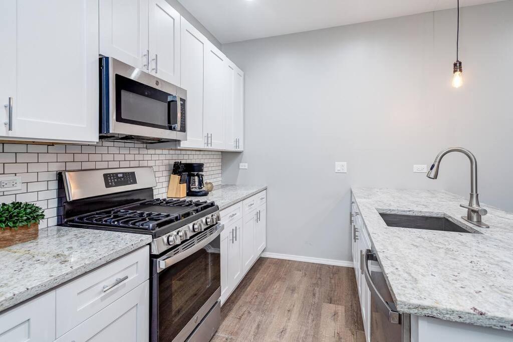 Suite 1 On Southport 4 Queen Beds Chicago Exterior foto
